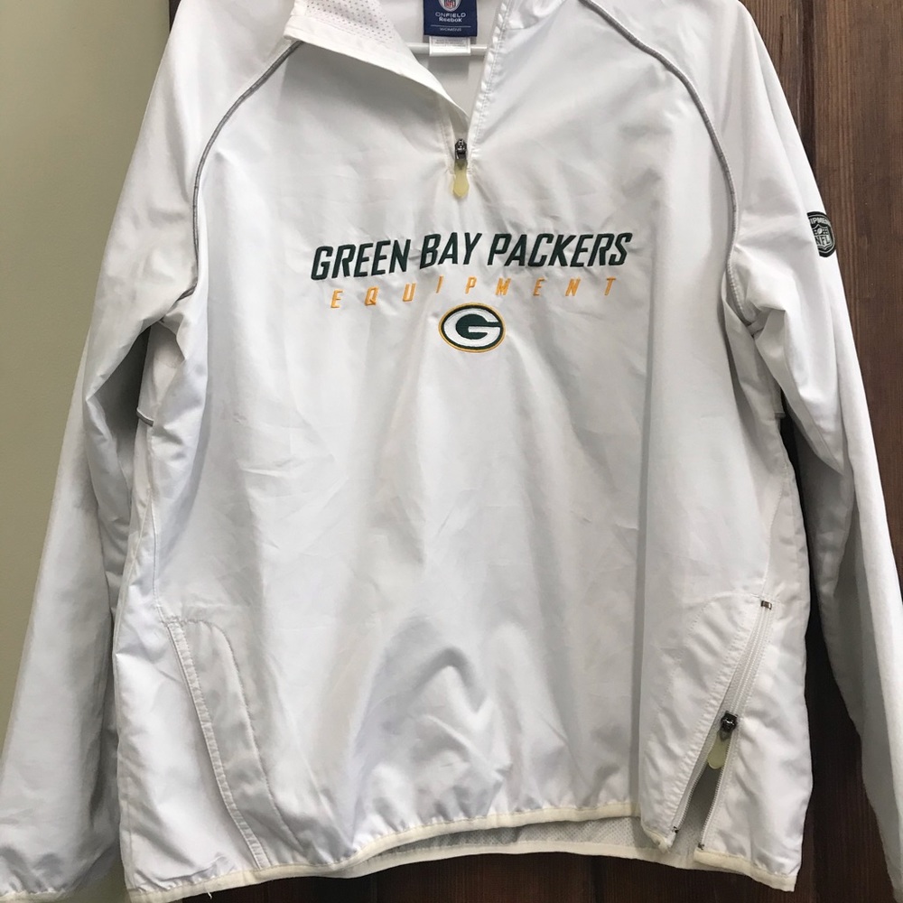 Medium Women’s Reebok Green Bay Packer Pullover